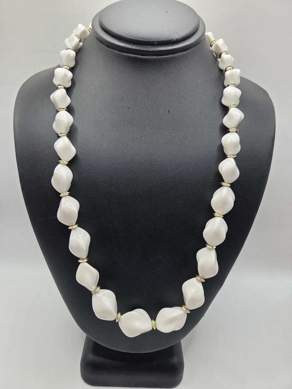 1474. Vintage Lucite White Beaded Necklace